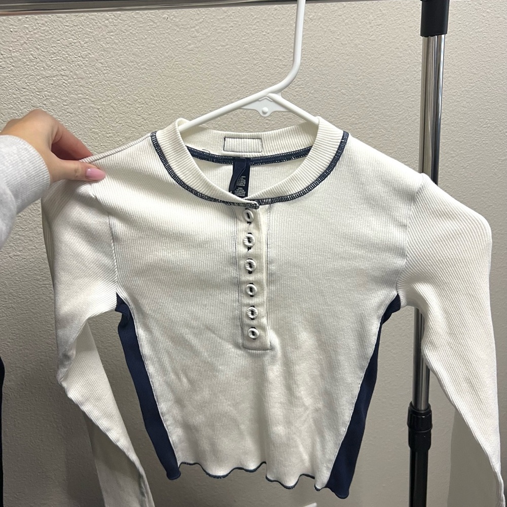 SKIMS White and Navy Long Sleeve Top